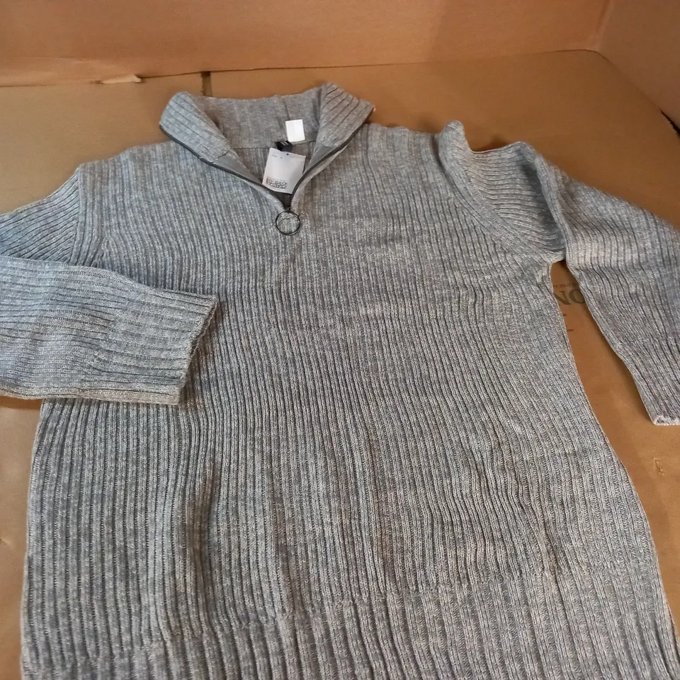 DIVIDED GREY QUARTER ZIP JUMPER - EUR S