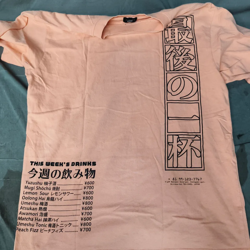 EDWIN SHORT SLEEVE T-SHIRT IN CORAL SIZE LARGE