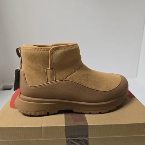 FITFLOP WARM SUEDE MINI BOOTS DESERT TAN UK 8 BOXED