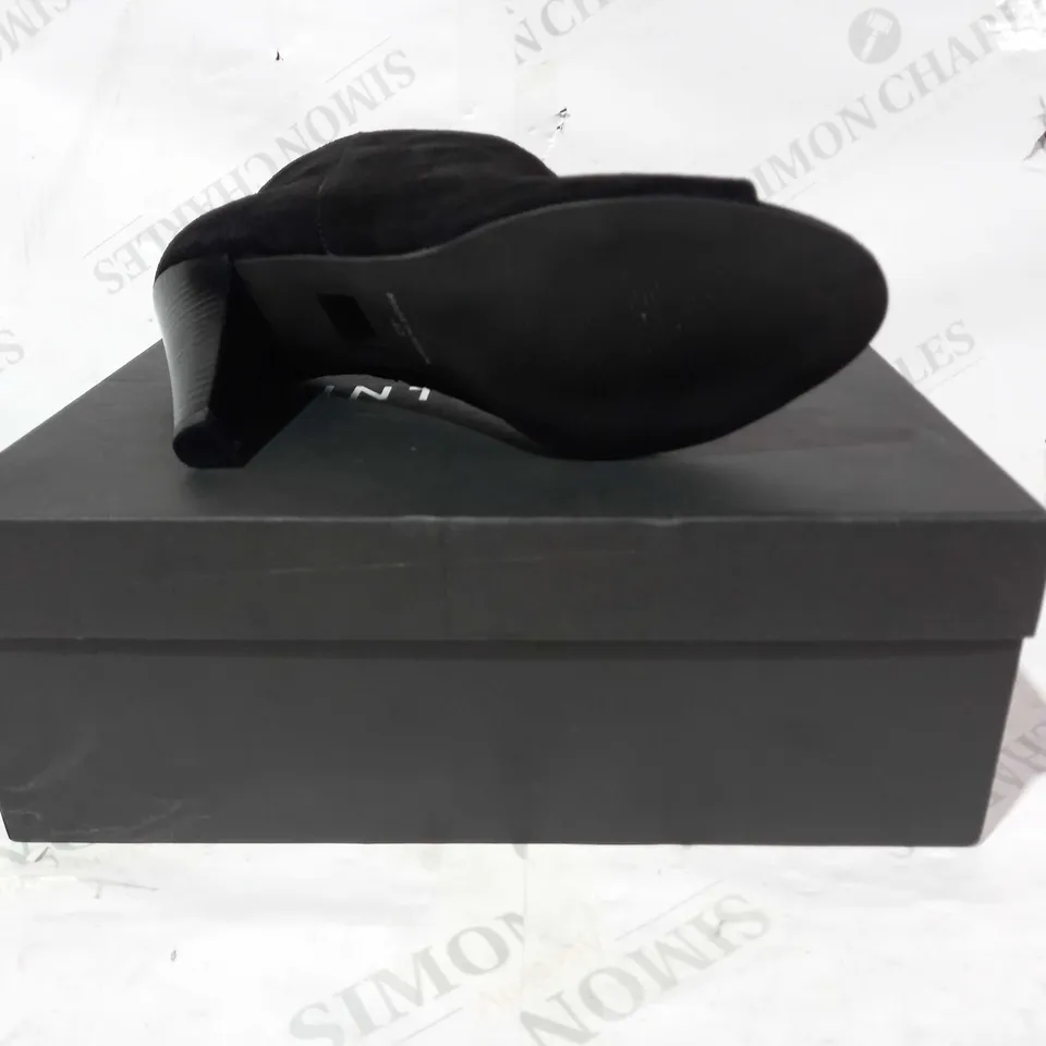 BOXED PAIR OF MINT VELVET QUINN BLACK SUEDE ANKLE BOOTS EU SIZE 40