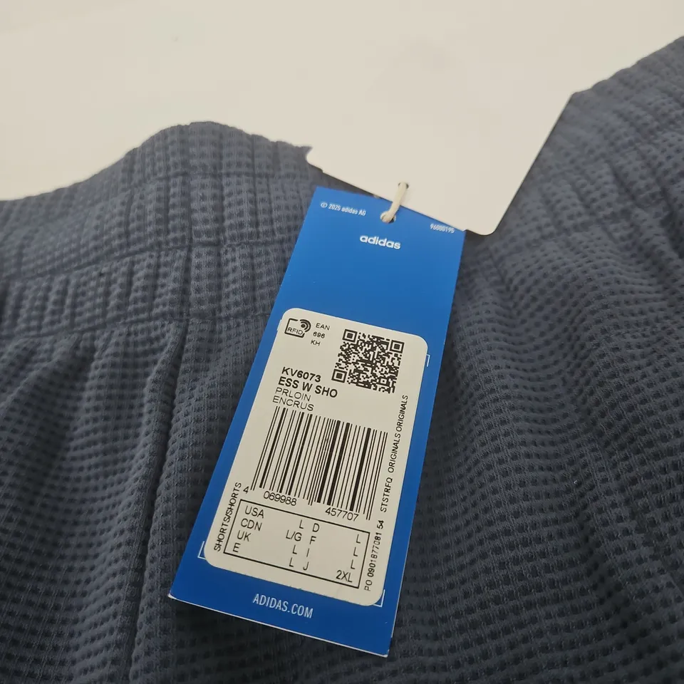 ADIDAS NAVY WAFFLE SHORTS – L