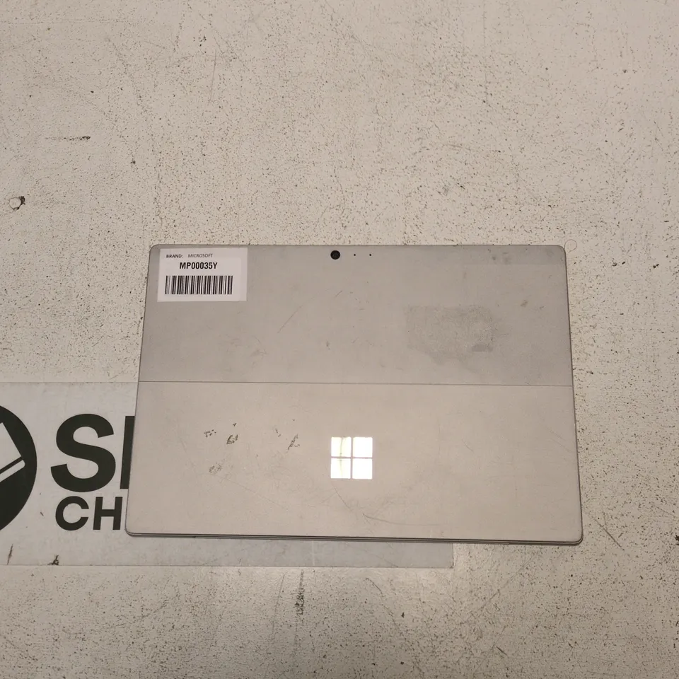 MICROSOFT SURFACE PRO TABLET – SILVER
