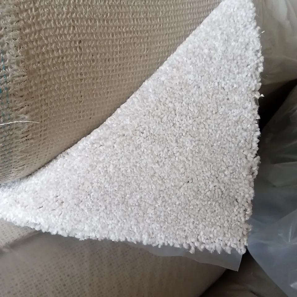 ROLL OF QUALITY EC FREEDOM XTRA WILLOW CARPET // APPROX SIZE: 5.3 x 5m