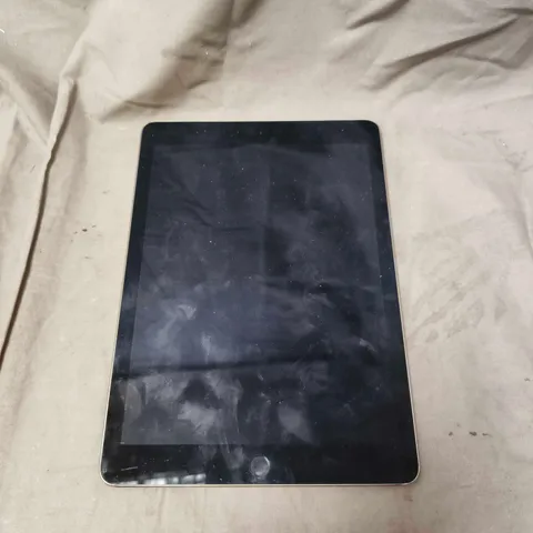 APPLE IPAD PRO TABLET - A1674