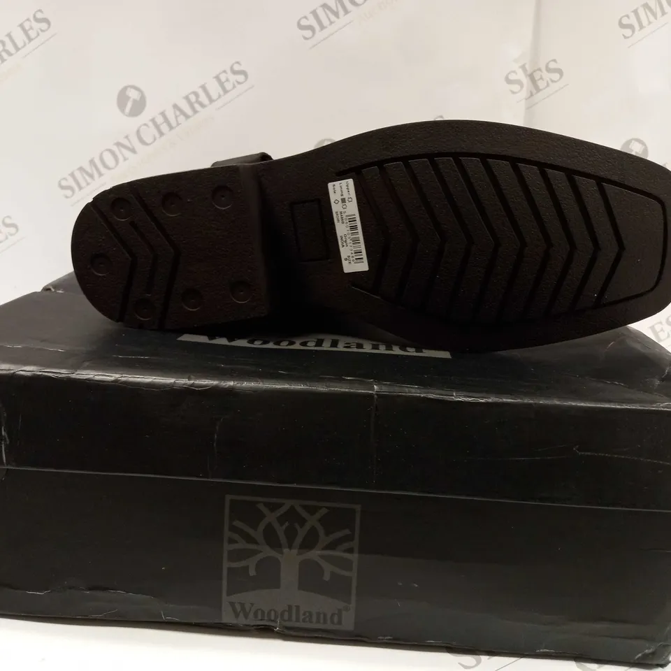 BOXED PAIR OF WOODLAND M486B LOW HARLEY GUSSET HARNESS BOOTS UK SIZE 9