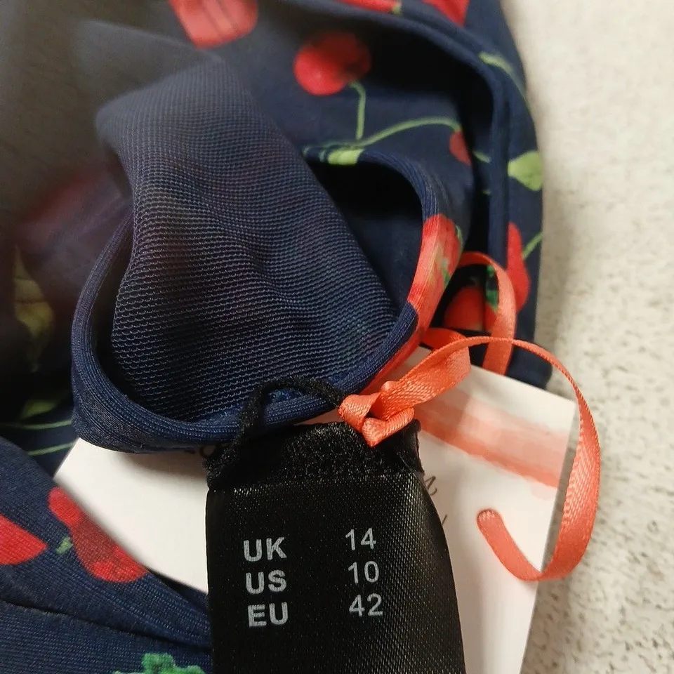 MAGI SCULPT CHERRY PRINT BIKINI BOTTOMS – UK 14 (EU 42)