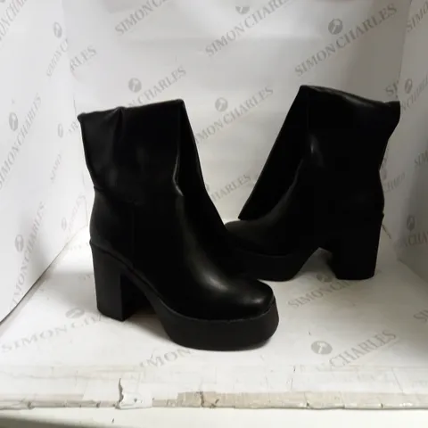 LAMODA SLICK NICKS PLATFORM KNEE HIGH BOOTS 