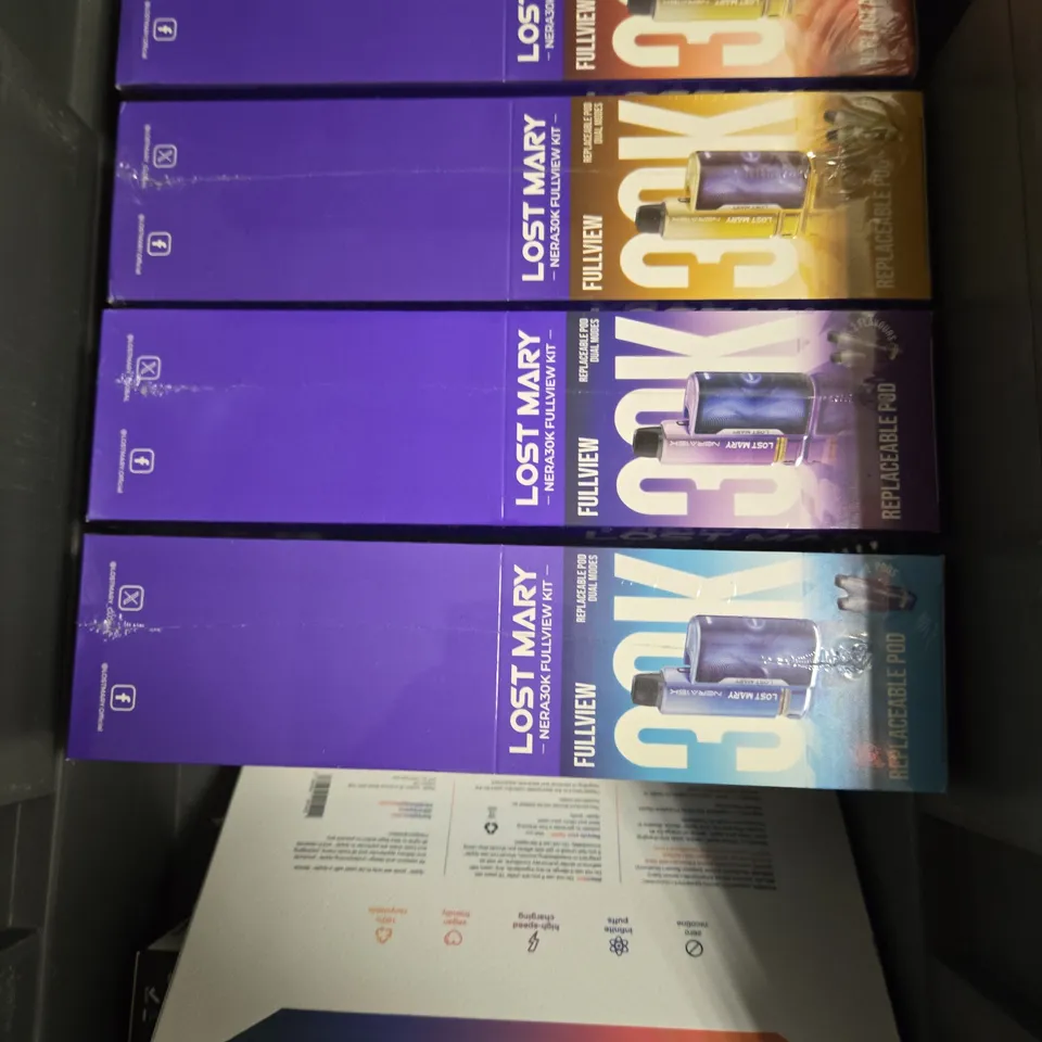 APPROXIMATELY 20 ASSORTED E-CIGARETTE & VAPING ITEMS IN VARIOUS BRANDS 