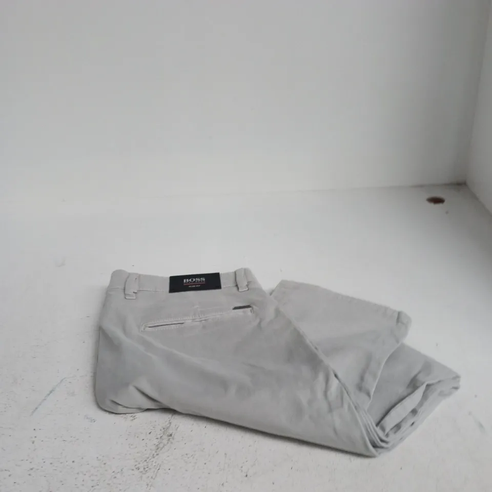 HUGO BOSS SLIM FIT CHINOS – GREY, UK 34W SHORT