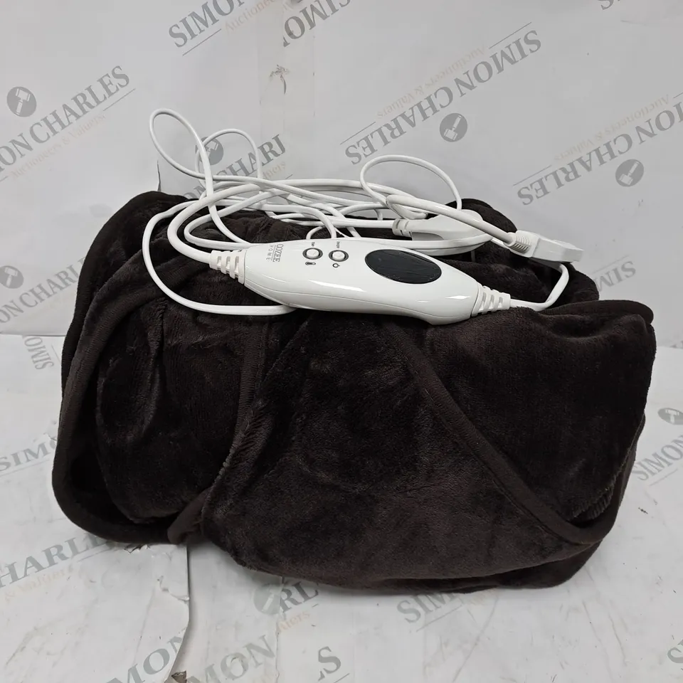 COZEE HOME HEATED BLANKET IN CHOCOLATE  