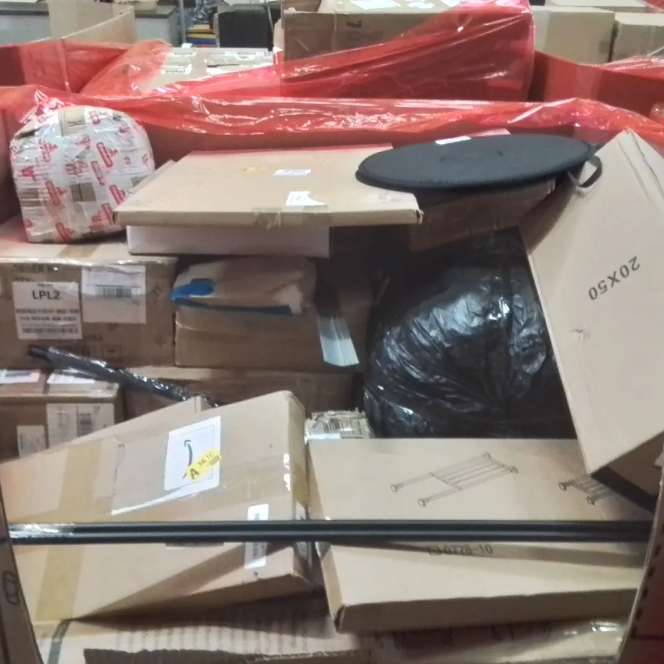 PALLET OF ASSORTED HOUSEHOLD GOODS AND PRODUCTS TO INCLUDE;AREA RUG,CAT HOUSE,CUSHION