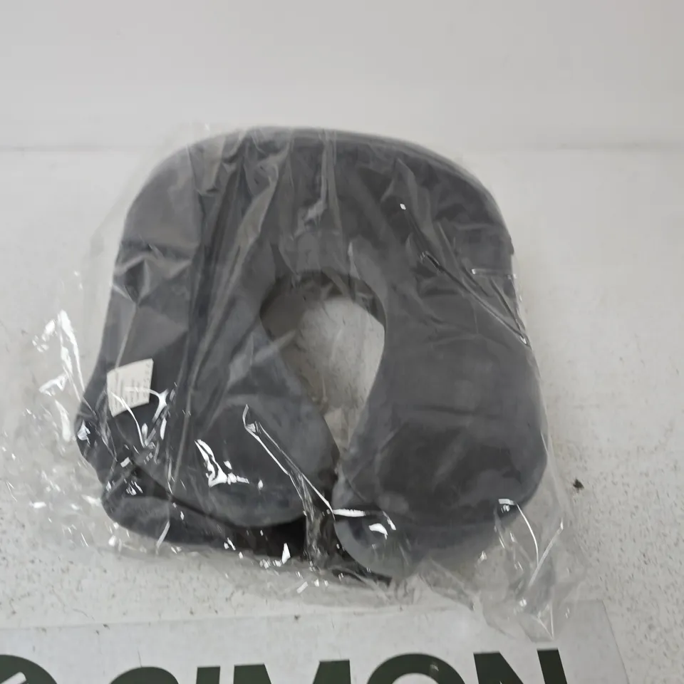 BLACK TRAVEL NECK PILLOW, U-SHAPED
