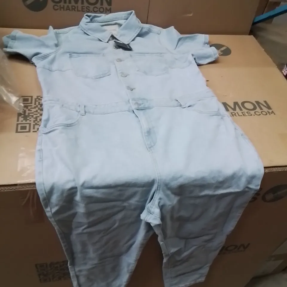 BOXED BRAND NEW APPROXIMATELY 7 JD WILLIAMS BELTED DENIM JUMPSUIT BLUE SIZE 18