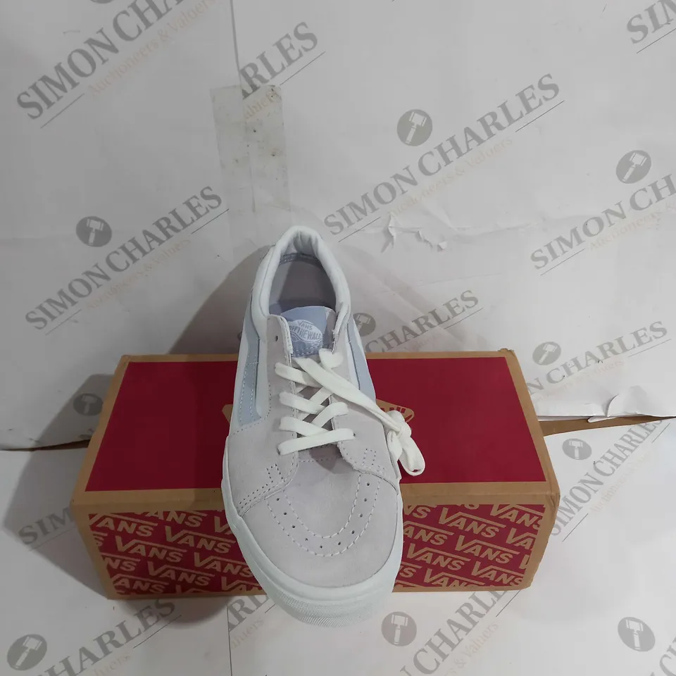 BOXED PAIR OF VANS SK8-LOW CLOUDS GRAY DOWN