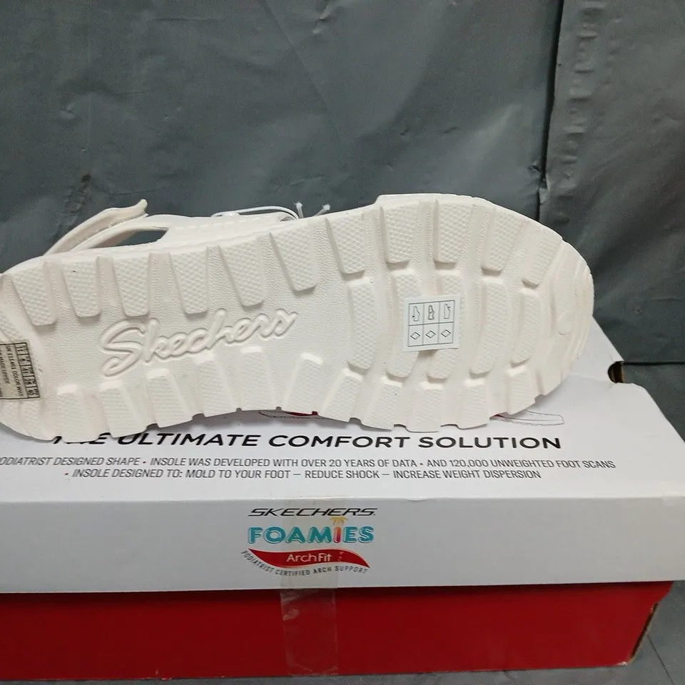 SKECHERS FOAM SIZE 8 