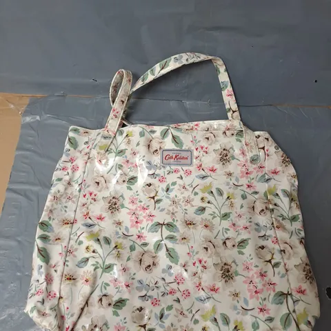 CATH KINGSTON FLORAL BAG IN WHITE MULTI