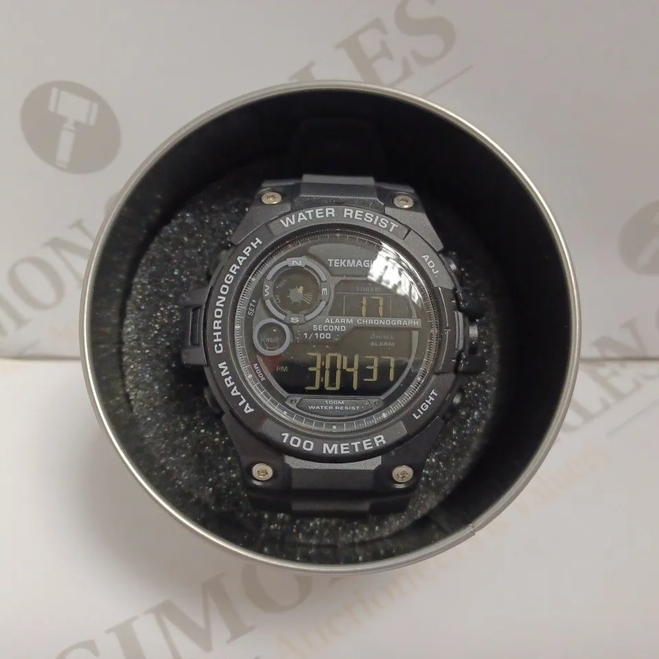 BOXED WATERPROOF SPORTHS WATCH - BLACK WITH RUBBER STRAP
