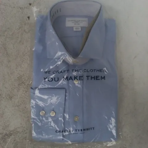 BAGGED CHARLES TYRWHITT NON-IRON SLIM FIT SHIRT IN LIGHT BLUE SIZE 16.5/34"