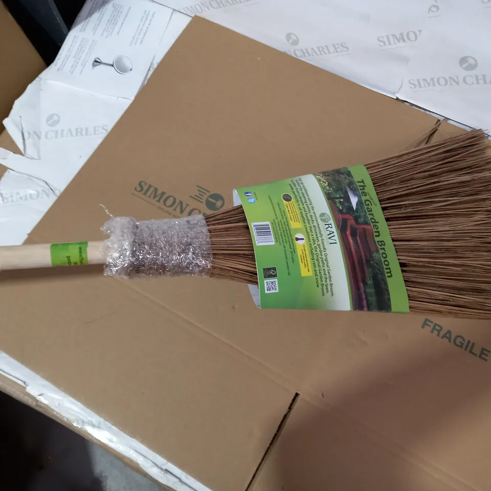 OUTLET THE ORIGINAL GARDEN BROOM