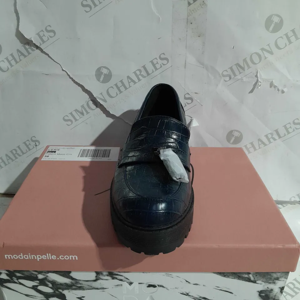 BOXED MODA CARIE LOAFERS SIZE 3