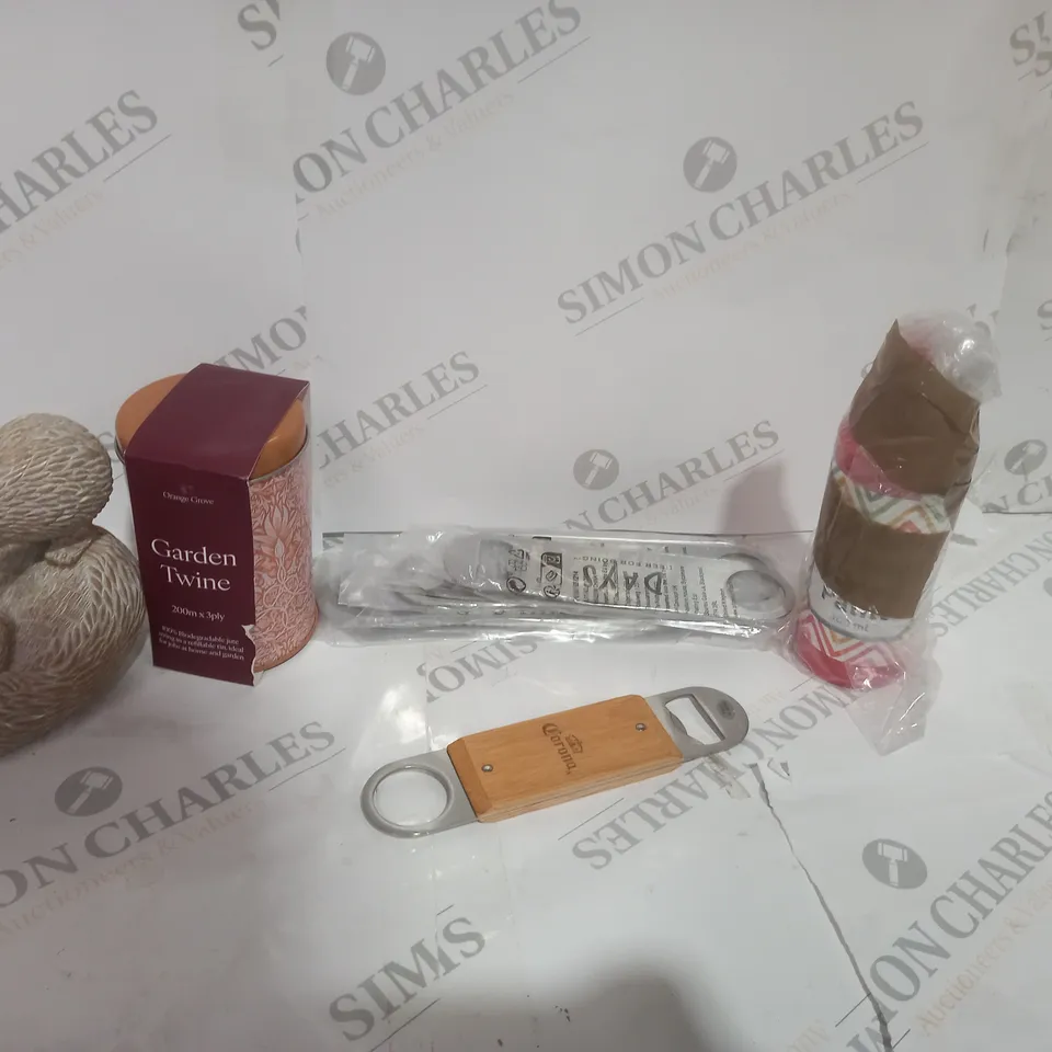 TOTE OF APPROXIMATELY 20 ASSORTED ITEMS TO INCLUDE A GARDEN TWINE SCENTED CANDLE AND A BOTTLE OPENER