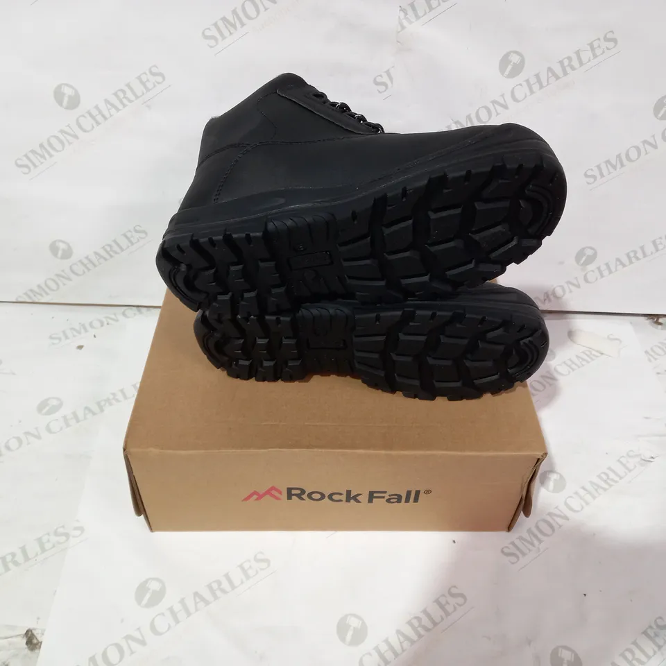BOXED BRAND NEW PAIR OF ROCK FALL BLACK SAFETY BOOTS - SIZE 6