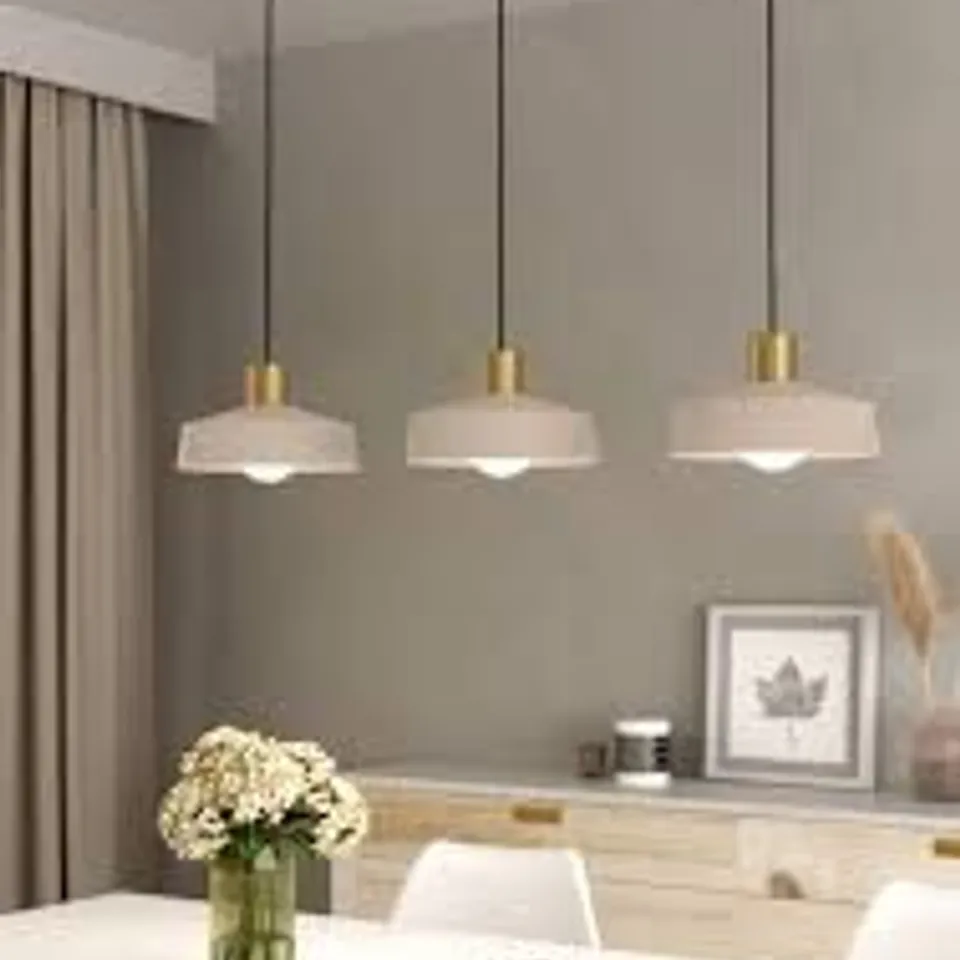 BOXED EGLO VALDIOLA 3 LIGHT DINER CEILING LIGHT