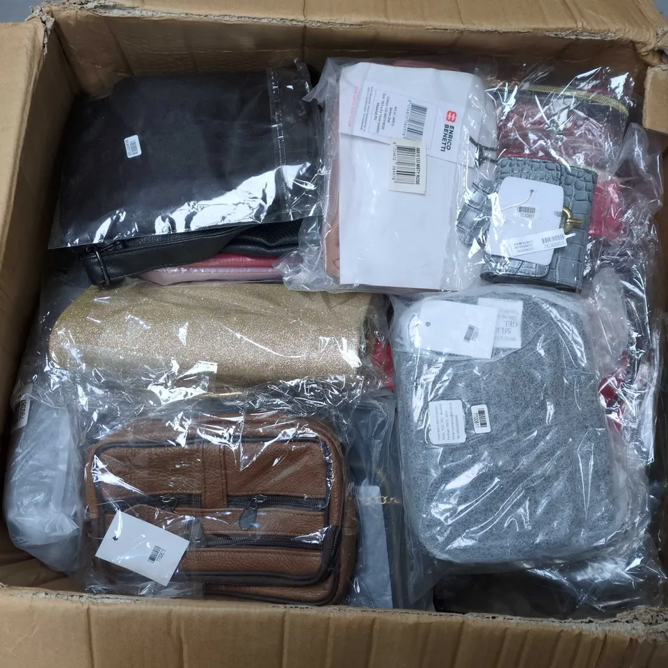 BOX OF 20 ASSORTED HOUSEHOLD AND CLOTHING ITEMS 