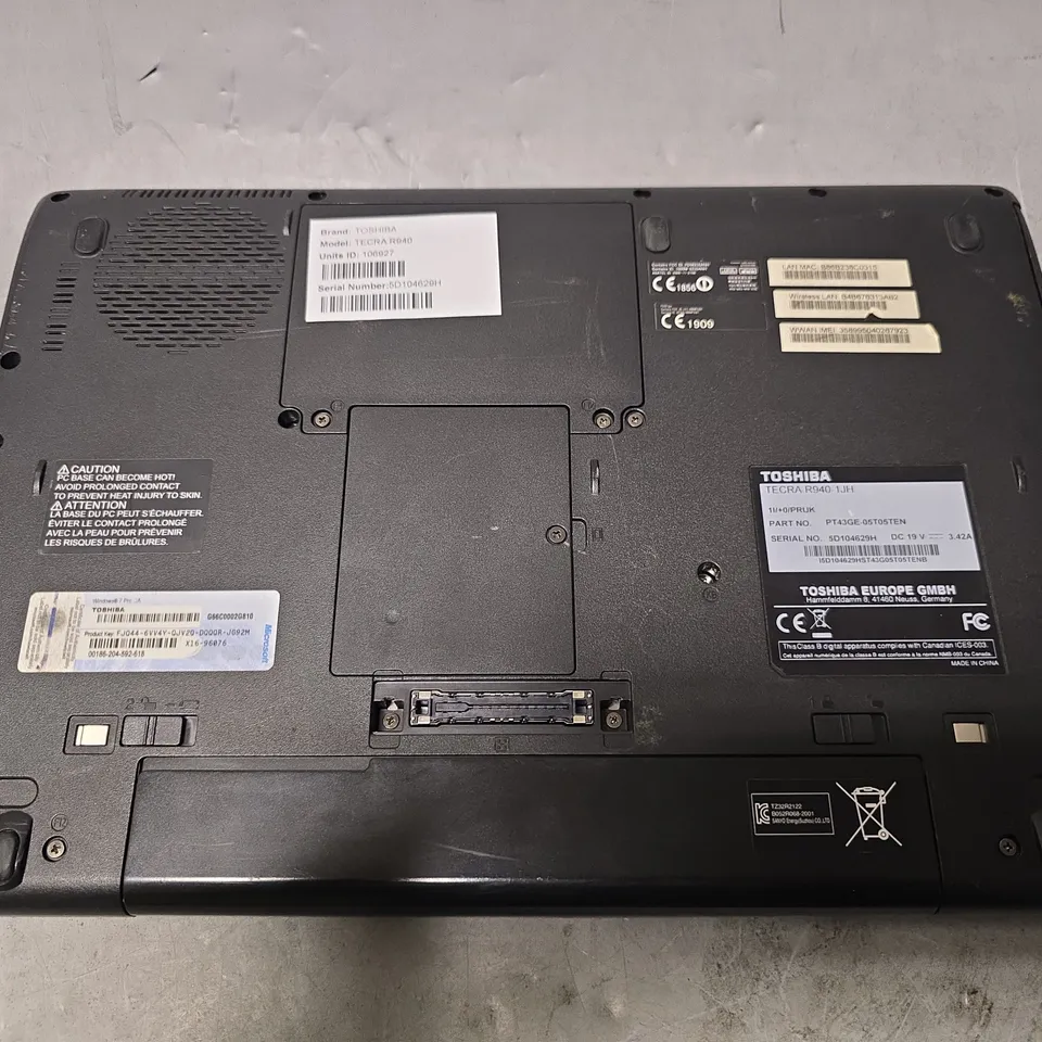 TOSHIBA TECRA R940 LAPTOP 