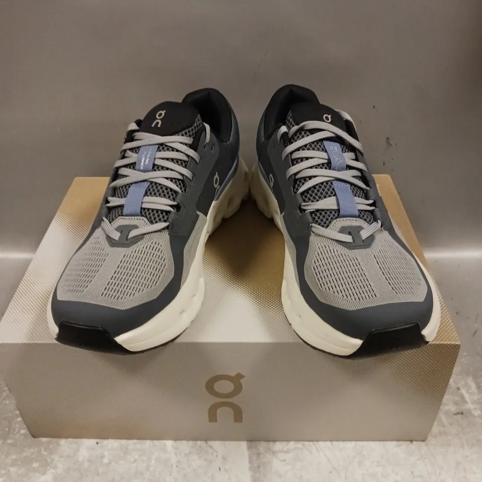 BOXED PAIR OF ON CLOUD CLOUDRUNNER 2 TRAINERS - 7.5