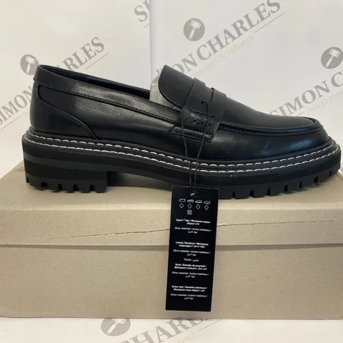 BOXED PAIR OF ONLY BLACK SHOES SIZE 39