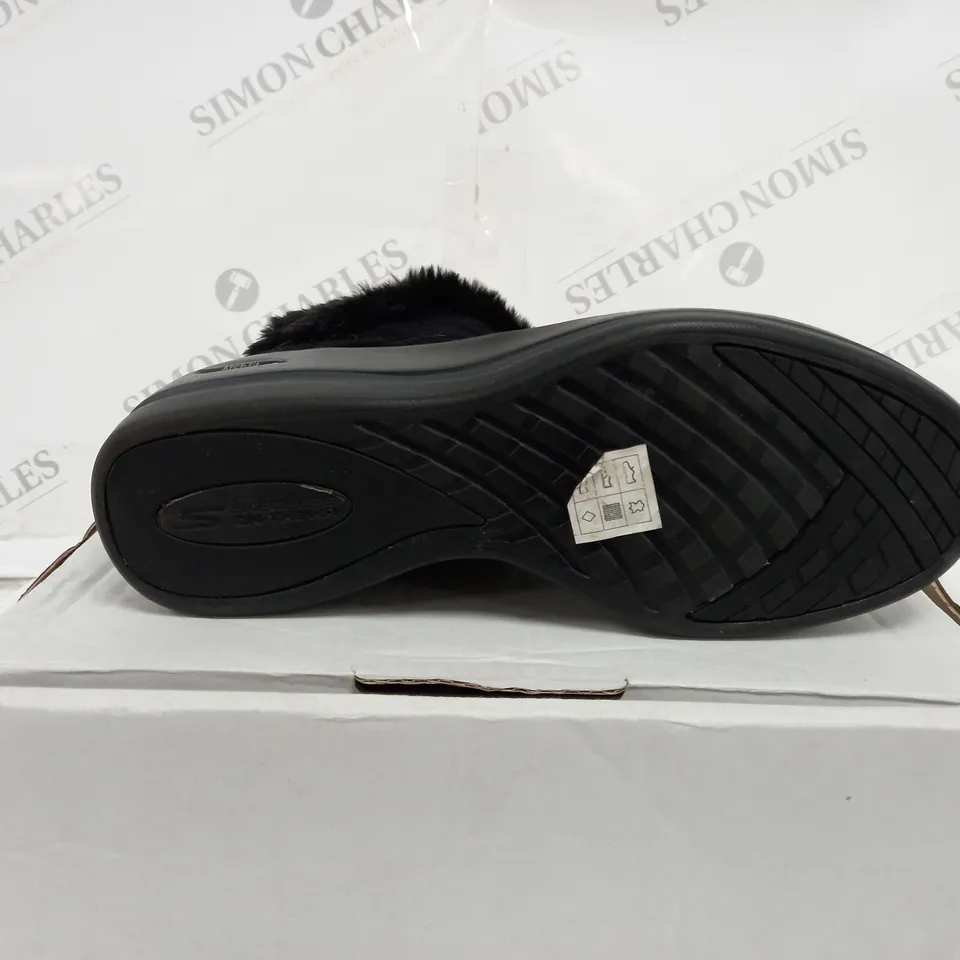 BOXED SKECHERS WEDGE BOOTS, BLACK - SIZE 3.5