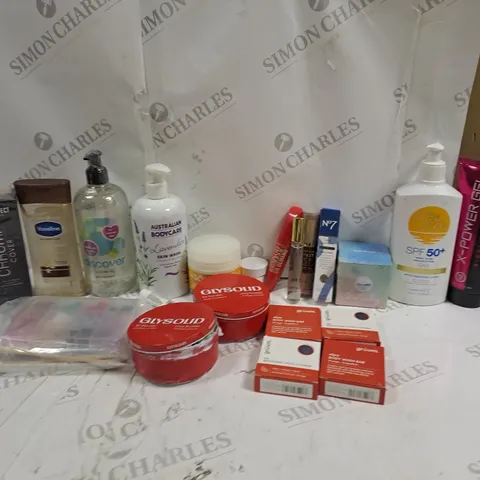 BOX OF APPROXIMATLY 20 ITEMS TO INCLUDE GRUUM, NO 7, GLYSOLID ETC
