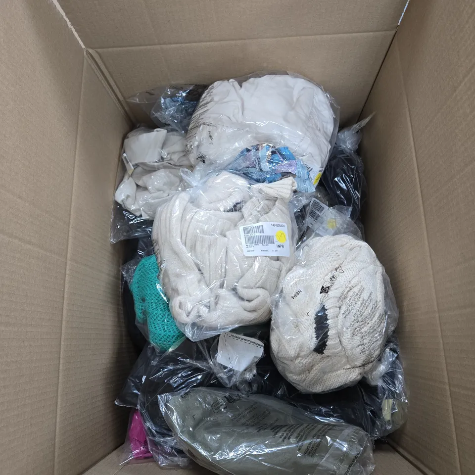 BOX OF APPROXIMATELY 25 ASSORTED CLOTHING ITEMS TO INCLUDE NYDJ, DENIM AND CO ETC