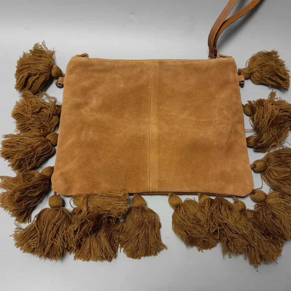 BRAND NEW BROWN PEPPER HANDBAGS BROWN TASSLE BAG