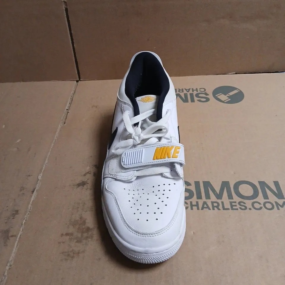 NIKE SNEAKERS – WHITE WITH BLACK SWOOSH AND YELLOW STRAP BOXED UK SIZE 9