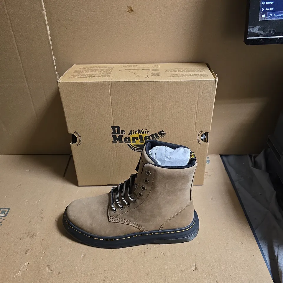 DR. MARTENS LEATHER BOOTS – TAN - UK SIZE 8 