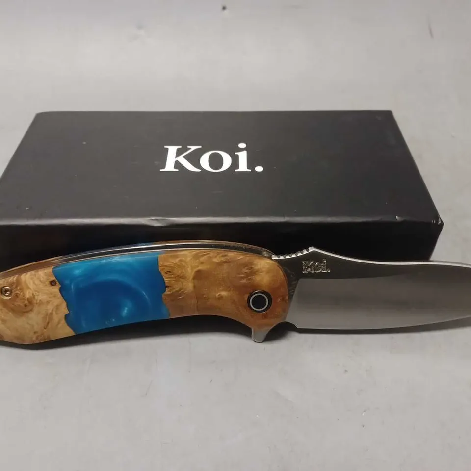 KOI FLIP OUT KNIFE IN WOOD DESIGN - COLLECTION ONLY