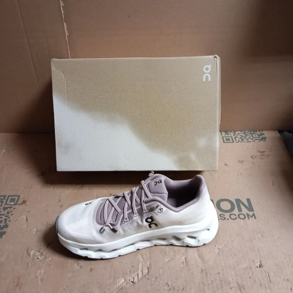 ON RUNNING WOMEN’S RUNNING SHOES – PALE PINK/WHITE - UK SIZE 5.5 