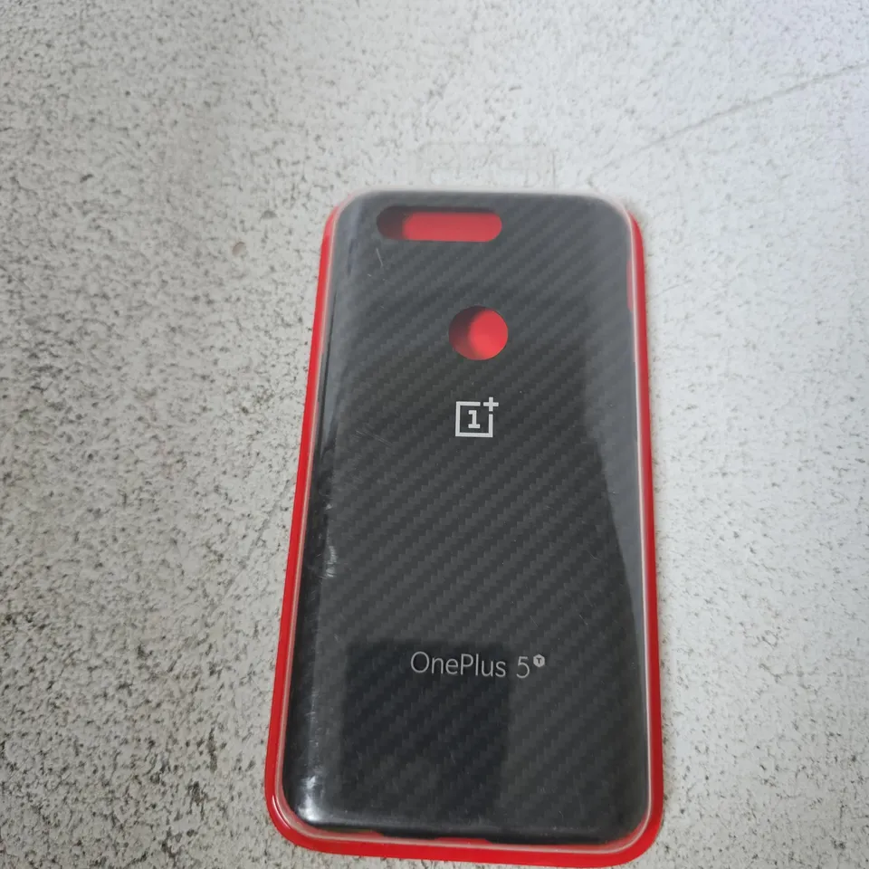 BOX OF APPROXIMATELY 60 X ONEPLUS 5T SMARTPHONE CASE – BLACK