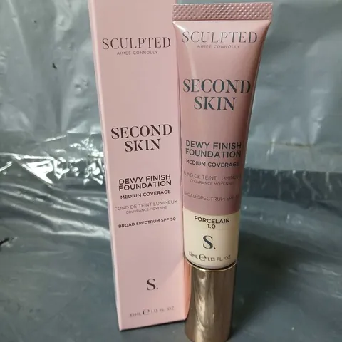 6 BOXED SCULPTED AIMEE CONNOLLY SECOND SKIN DEW FINISH FOUNDATIONS IN PORCELAIN 1.0 (6X32ML)