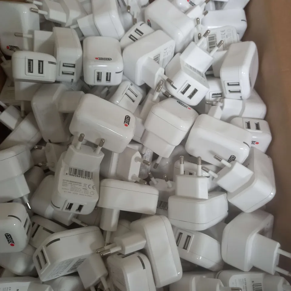 CAGE OF 10 BOXES OF APROX 200 EACH OBJECT EUROPEAN USB MAINS PLUG / COLLECTION ONLY 