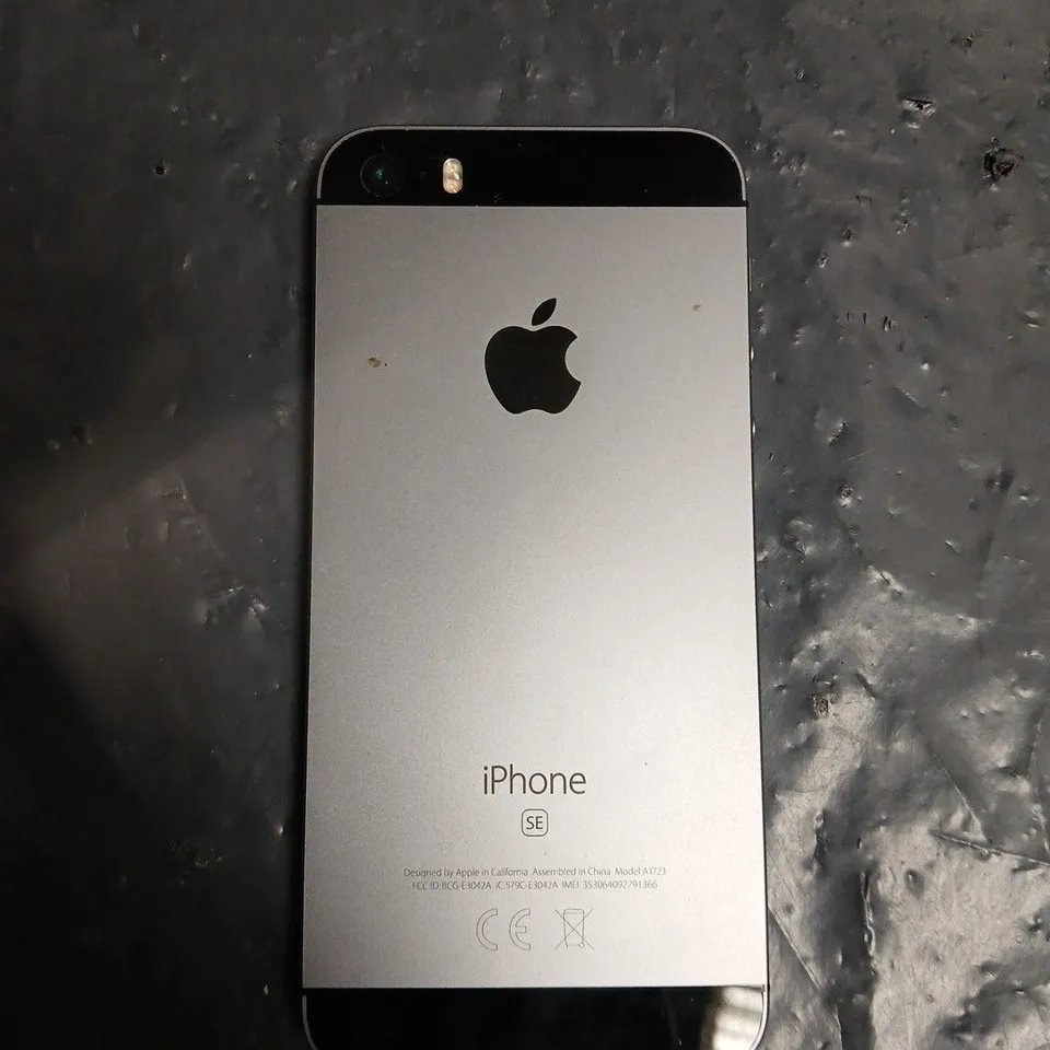 APPLE IPHONE SE (1ST GENERATION) – SILVER 