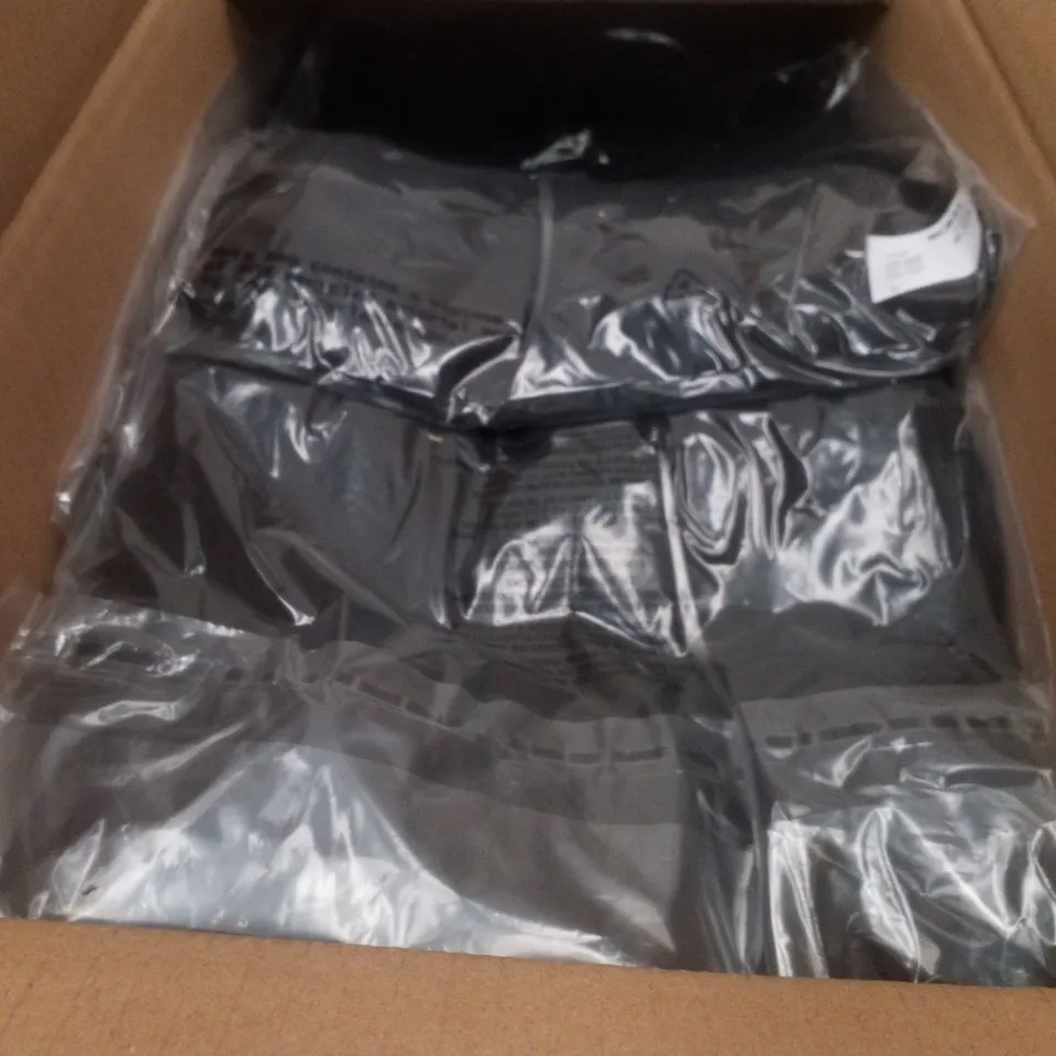 BOX CONTAINING APPROXIMATELY 15 BRAND NEW SIMPLY BE BLACK LYOCELL PLEAT DETAIL WIDE LEG JEANS - SIZE 20R