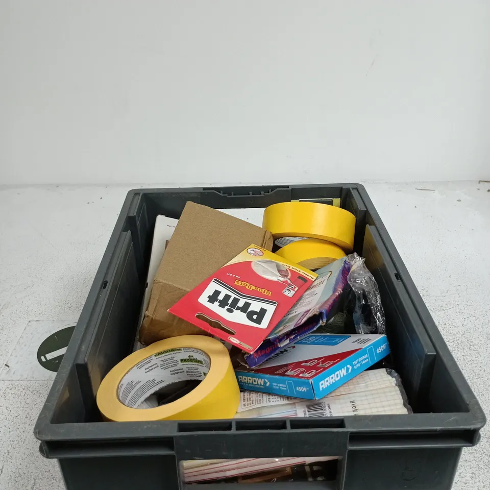 TOTE OF APPROXIMATELY 20 ASSORTED ITEMS TO INCLUDE CAST IRON GARDEN DUCKS, TAPE, HAIR STRAIGHTENER, PRITT ETC