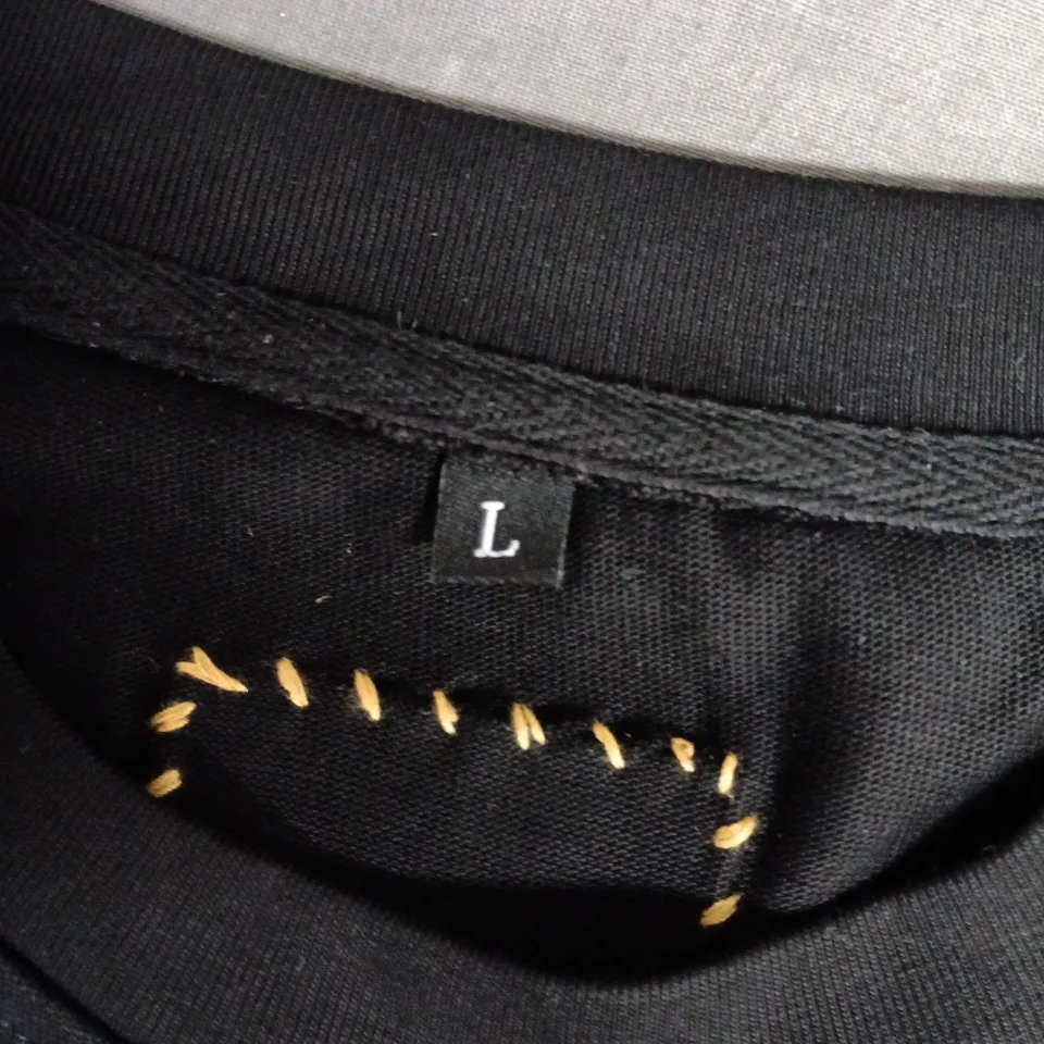 DIRTBAG BLACK T-SHIRT WITH COLOURFUL SOLE PRINT – SIZE L