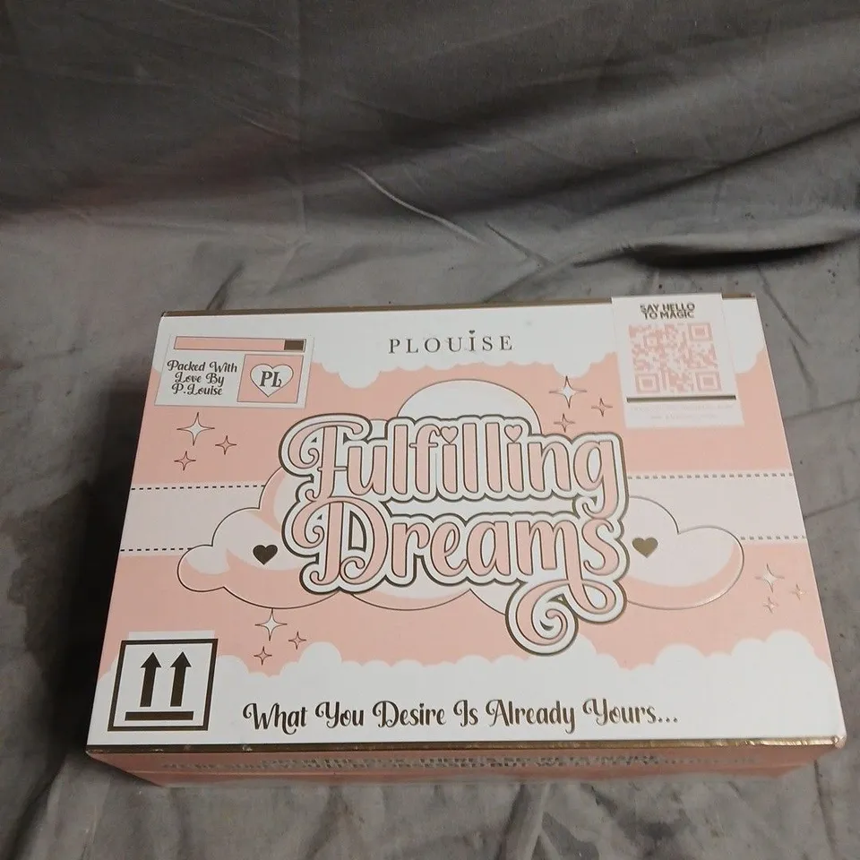 P.LOUISE FULFILLING DREAMS MAKE-UP SET – PINK GIFT BOX