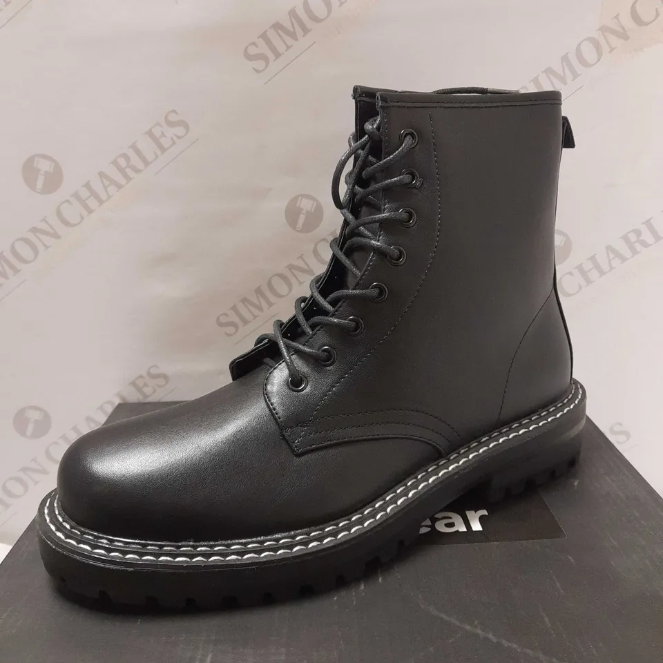 KOI HERSEL CLASSIC MILITARY BLACK PU BOOTS - SIZE 8