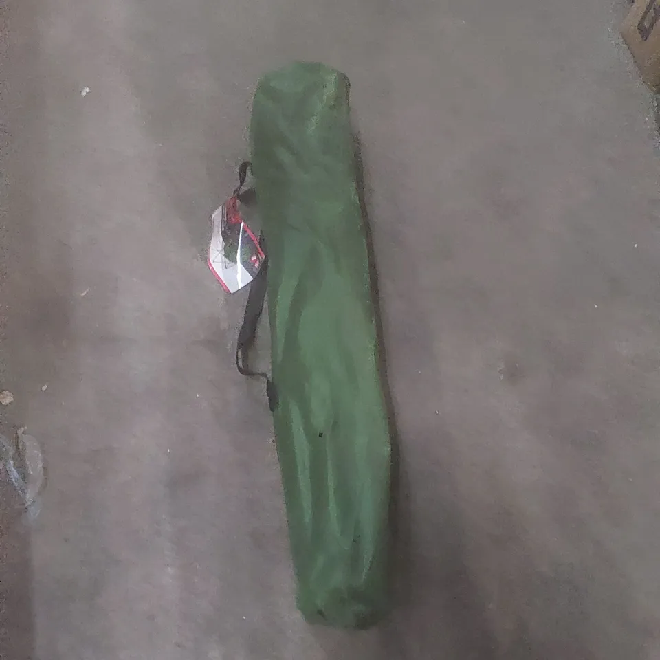 REDWOOD CANVAS CHAIR WITH ARMS IN CARRY BAG - GREEN 