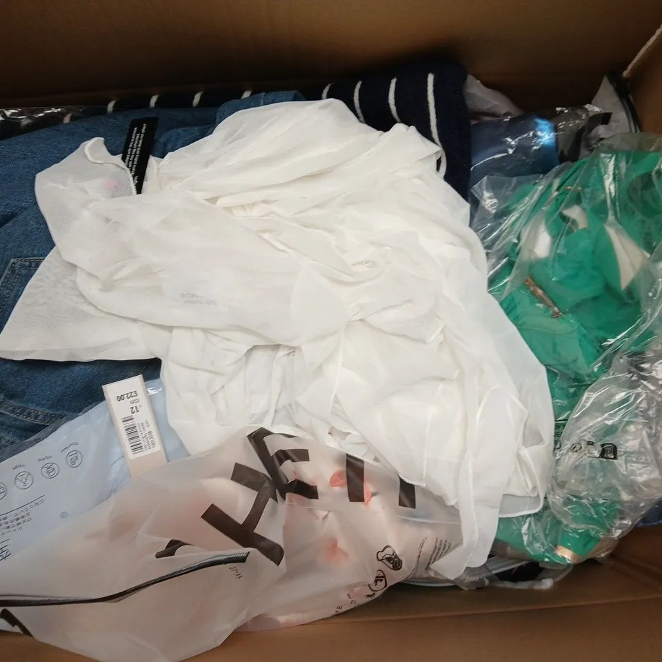APPROXIMATELY 45 ASSORTED CLOTHING ITEMS IN VARIOUS SIZES, STYLES & COLOURS TO INCLUDE BRAS, JEANS, SWEATERS, ETC - COLLECTION ONLY